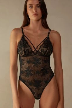 Sensual Unbounded Lace Body