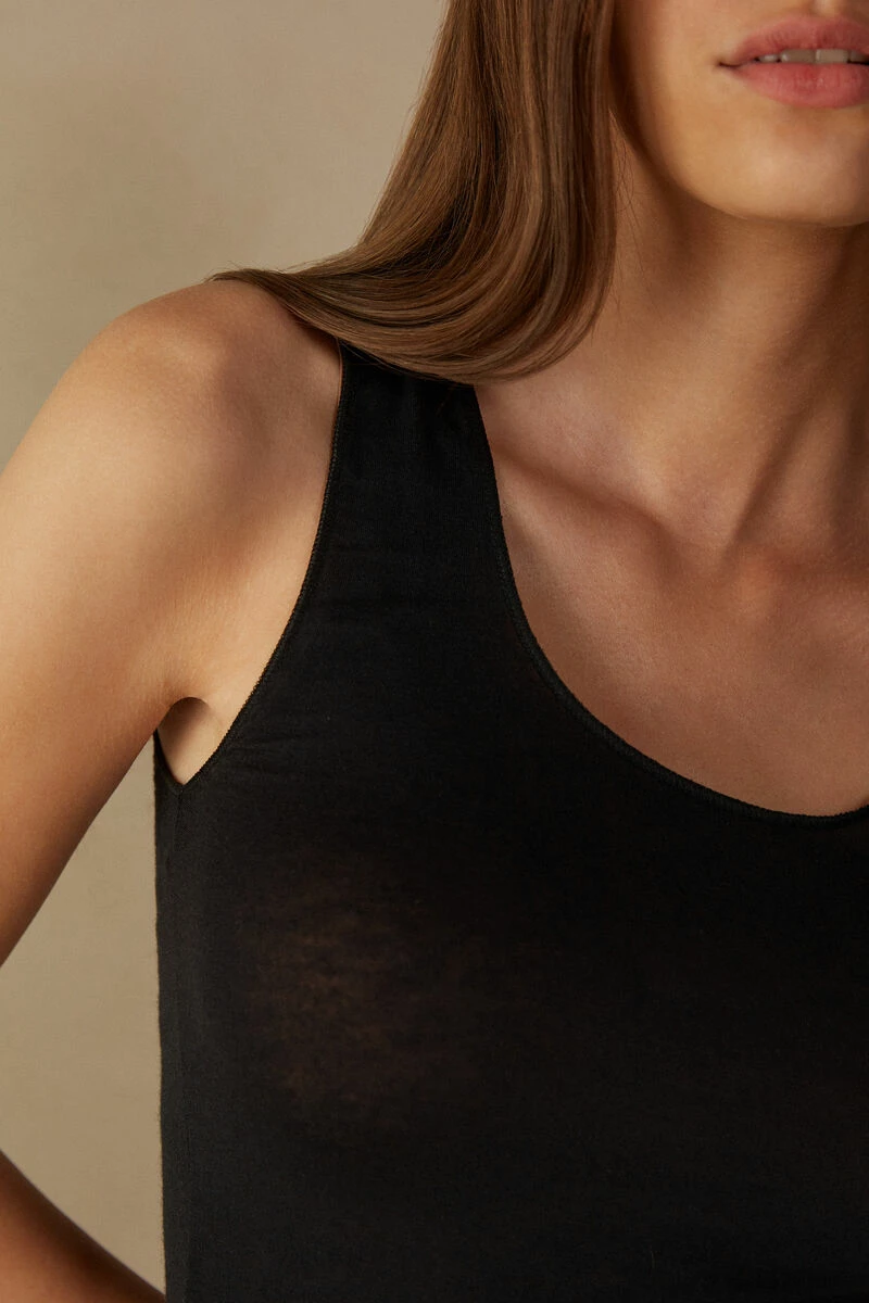 Modal Cashmere Ultralight Wide-Shoulder Top 5 Modal Cashmere Ultralight Wide-Shoulder Top - Image 3