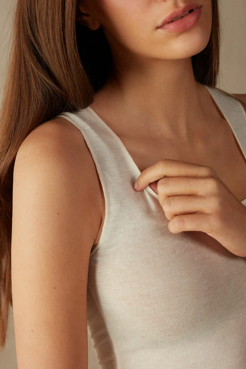 Modal Cashmere Ultralight Wide-Shoulder Top 5 Modal Cashmere Ultralight Wide-Shoulder Top - Image 3