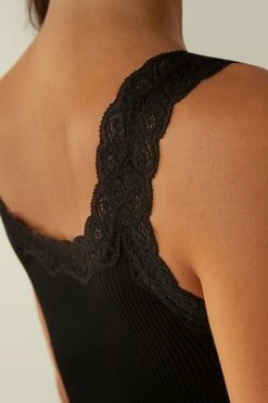 Silk Top With Lace Neckline 12 Silk Top With Lace Neckline -intimissimi shop CGDA8A019 DT2W