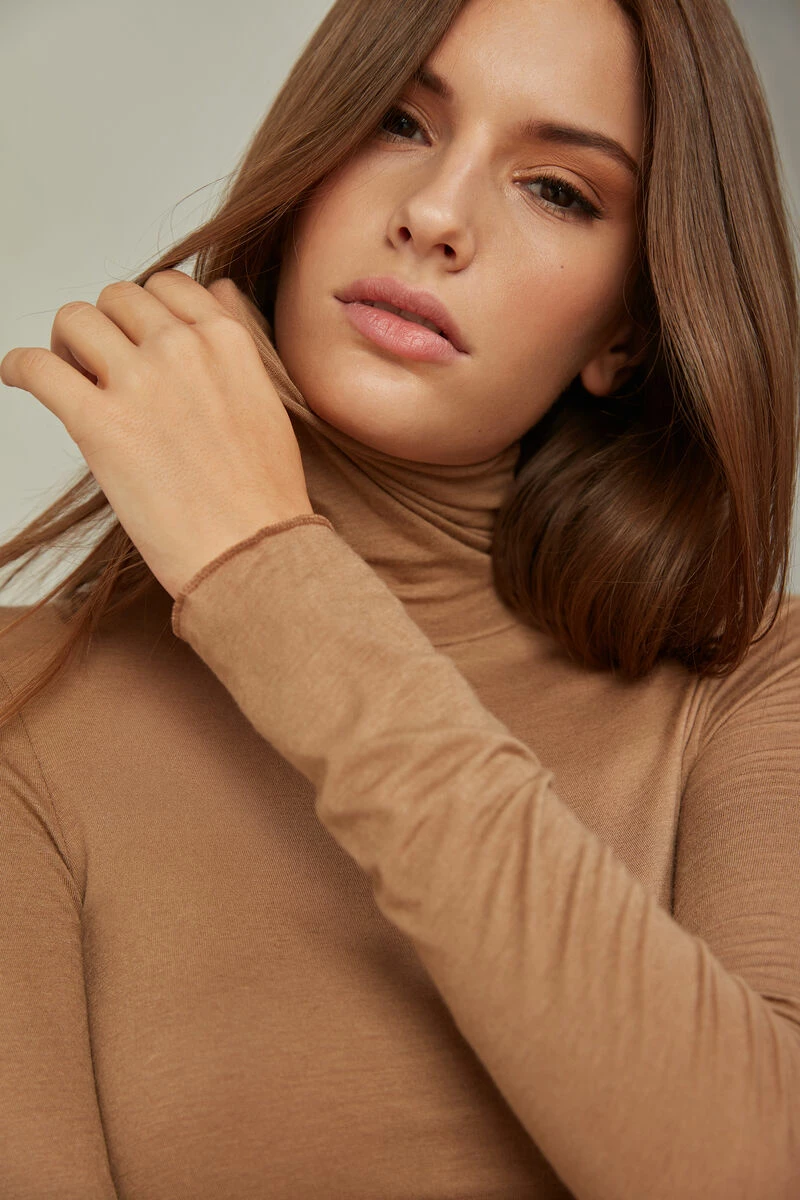 Modal Cashmere Ultralight High-Neck Top 4 Modal Cashmere Ultralight High-Neck Top - Image 2