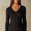 Ultralight Modal With Cashmere V-Neck Top 2 Ultralight Modal With Cashmere V-Neck Top -intimissimi shop CLD28W019 FI