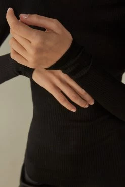 Long-sleeve High-Neck Tubular Top In Wool And Silk 12 Long-sleeve High-Neck Tubular Top In Wool And Silk -intimissimi shop CLD49T019 DT2W