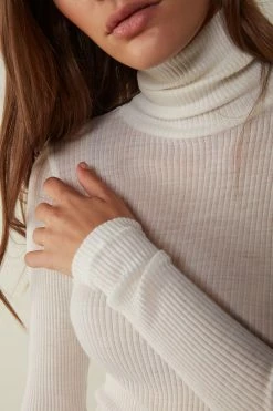 Long-sleeve High-Neck Tubular Top In Wool And Silk 11 Long-sleeve High-Neck Tubular Top In Wool And Silk -intimissimi shop CLD49T2127 DT1W