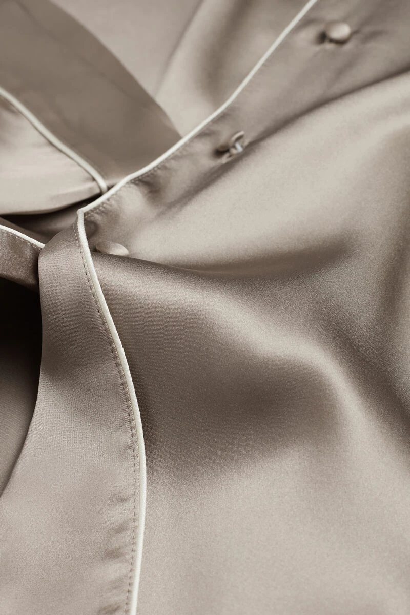 Short-Sleeved Satin Shirt With Contrasting Trim 8 Short-Sleeved Satin Shirt With Contrasting Trim - Image 6