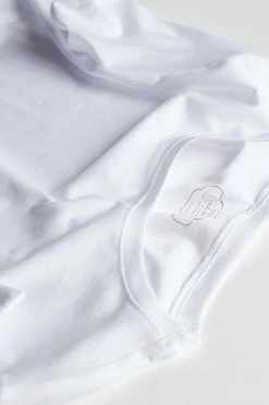 Short-Sleeve T-shirt In Ultrafresh Supima® Cotton 15 Short-Sleeve T-shirt In Ultrafresh Supima® Cotton -intimissimi shop CMD12W 001 D1