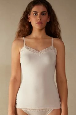 Pretty Flowers Modal Top