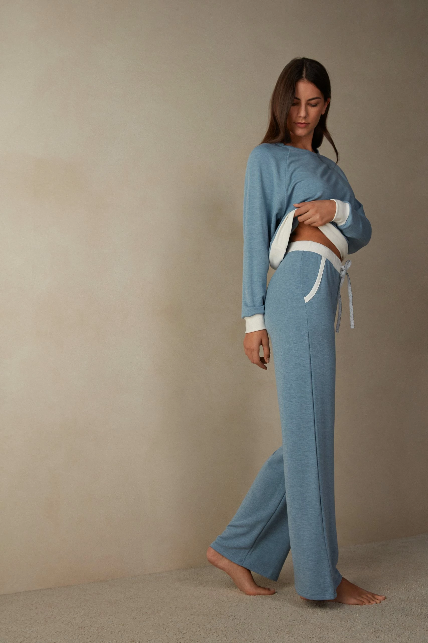 Romantic Bedroom Modal With Wool Top With Contrasting Trim 5 Romantic Bedroom Modal With Wool Top With Contrasting Trim - Image 3