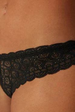 80s-Style Lace Brazilian Briefs 12 80s-Style Lace Brazilian Briefs -intimissimi shop SBD96O019 DT2W