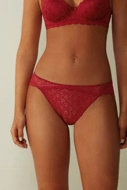 Low-Rise Lace Briefs